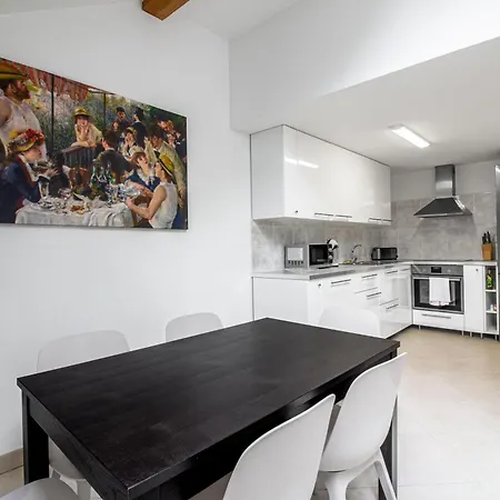 Sweet-renoir, Calme, Parking Prive Lägenhet Roeser