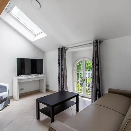 شقة Sweet-renoir, Calme, Parking Prive