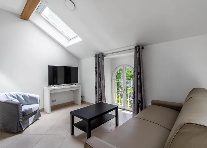 Apartamento Sweet-renoir, Calme, Parking Privé